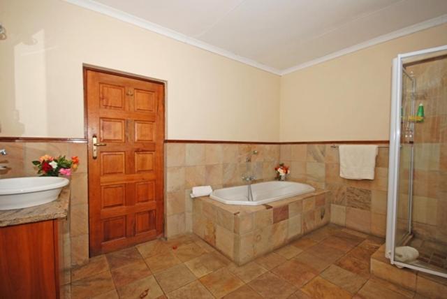 Hoopoe Haven Guest House Chartwell Exterior foto